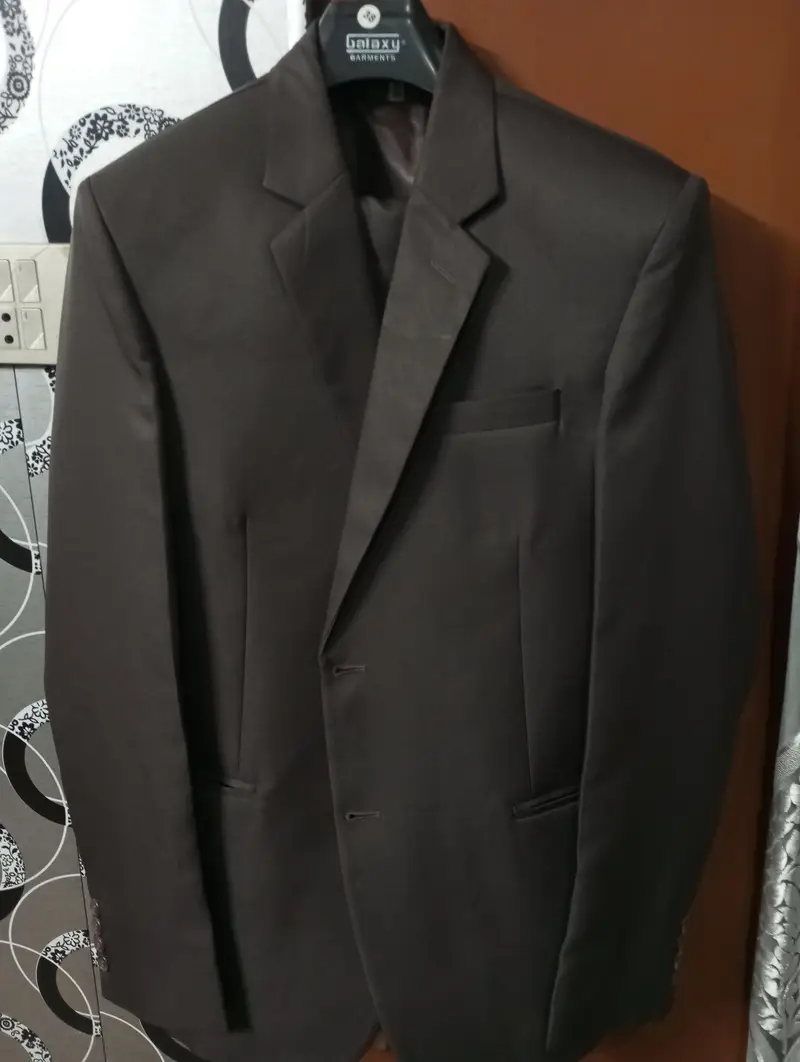 Three peice in Light brown colour