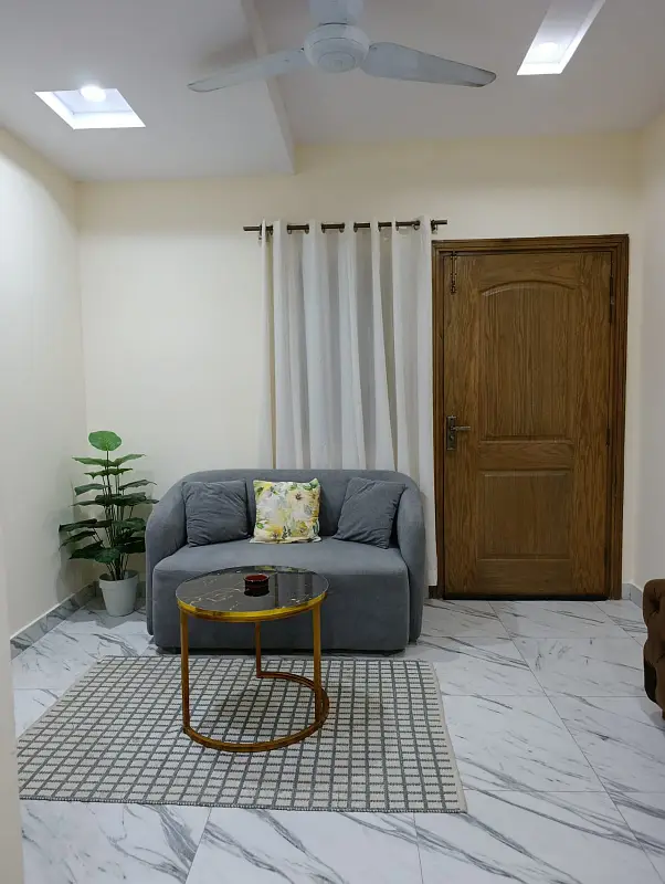 E11 1bed luxury apartments available for daily basis