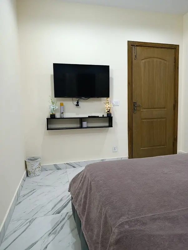 E11 1bed luxury apartments available for daily basis