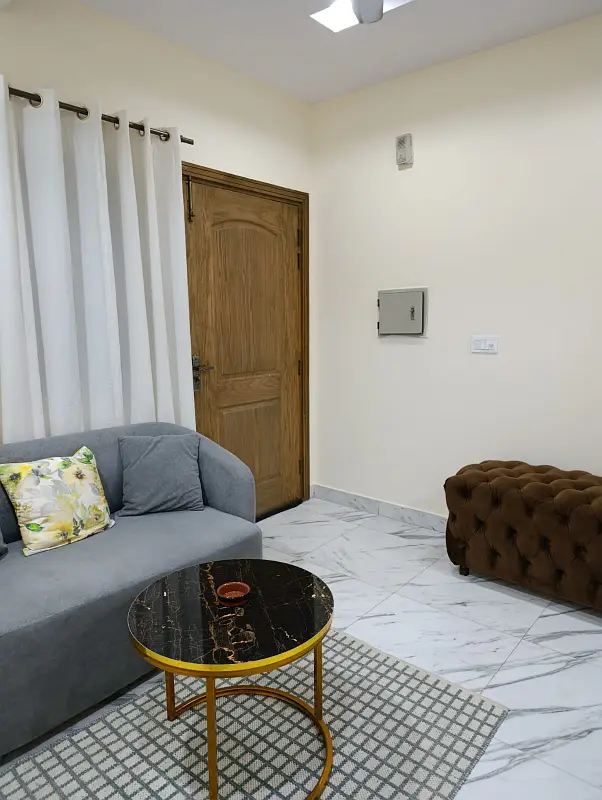 E11 1bed luxury apartments available for daily basis