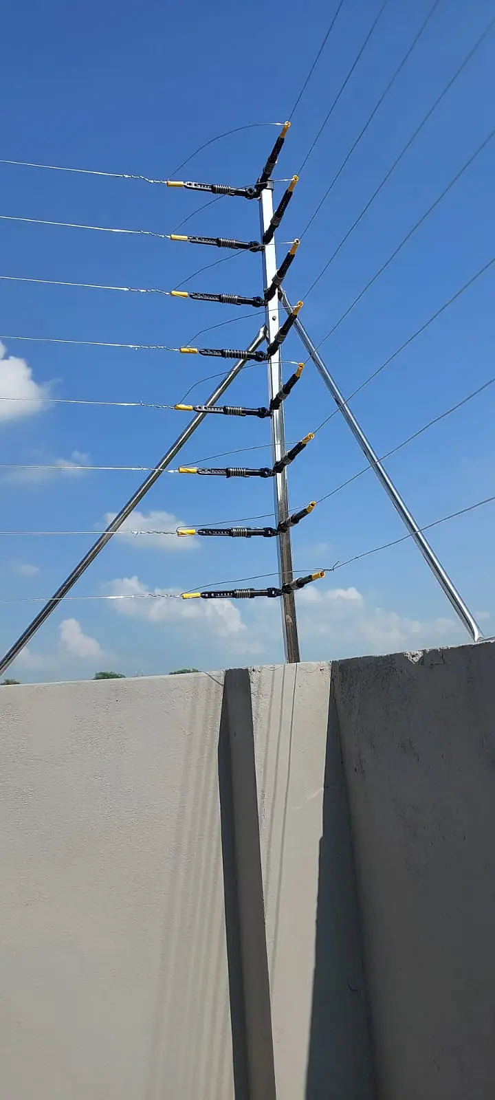 ELECTRIC FENCE/ ELECTRIC FENCE MATERIAL/ FENCE/ WIRE