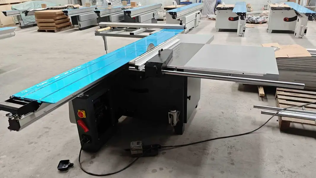 Sliding cutter panal saw 3200 automatic\Wood Sheet Sliding Cutter