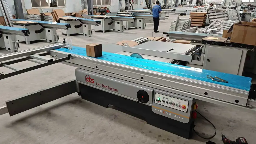 Sliding cutter panal saw 3200 automatic\Wood Sheet Sliding Cutter