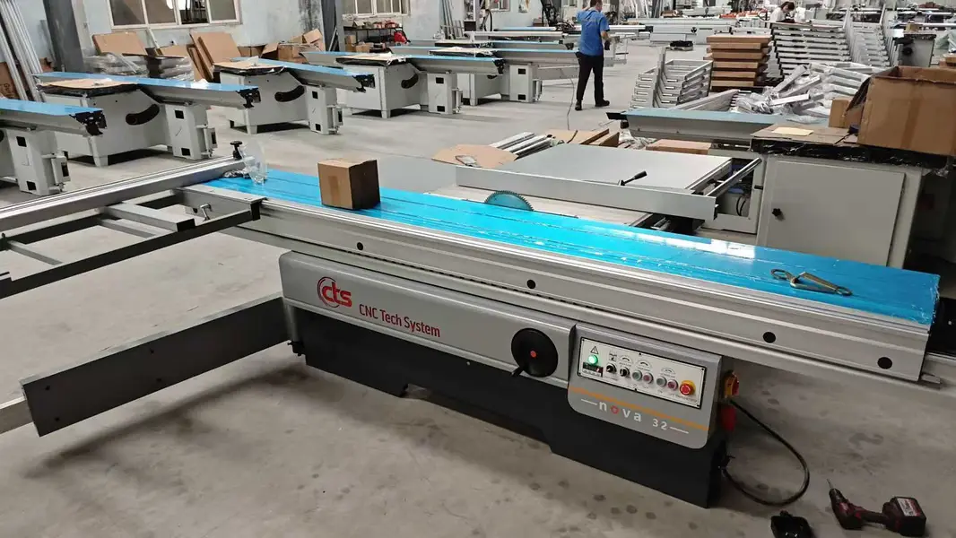 Sliding cutter panal saw 3200 automatic\Wood Sheet Sliding Cutter