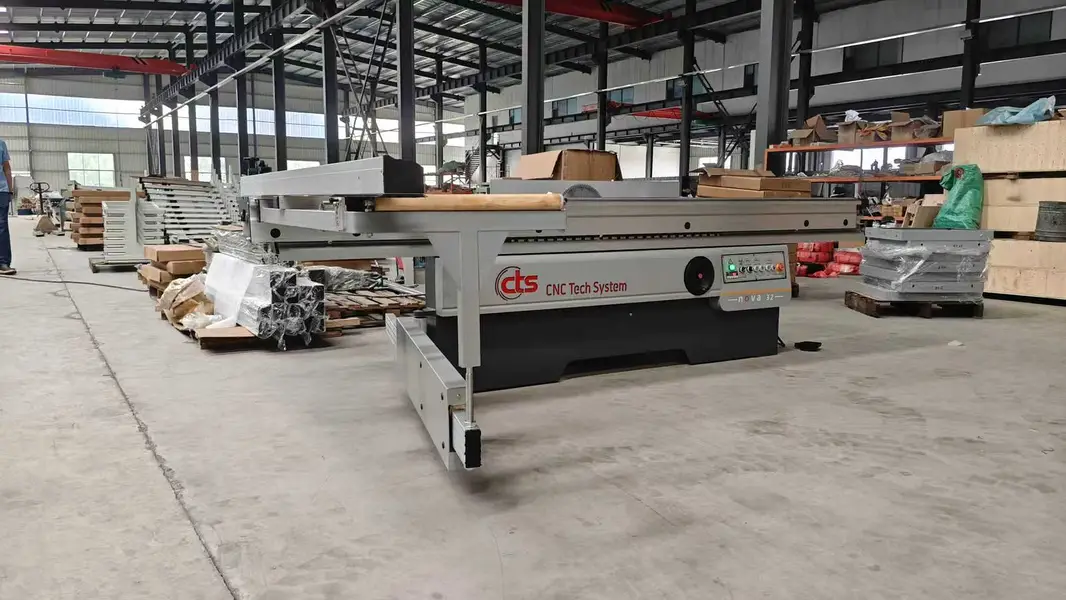 Sliding cutter panal saw 3200 automatic\Wood Sheet Sliding Cutter