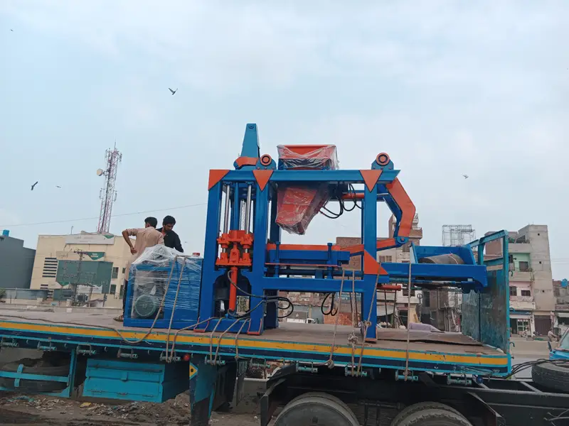 *Concrete Block Making Machine for Sale in Pakistan in Lahore*