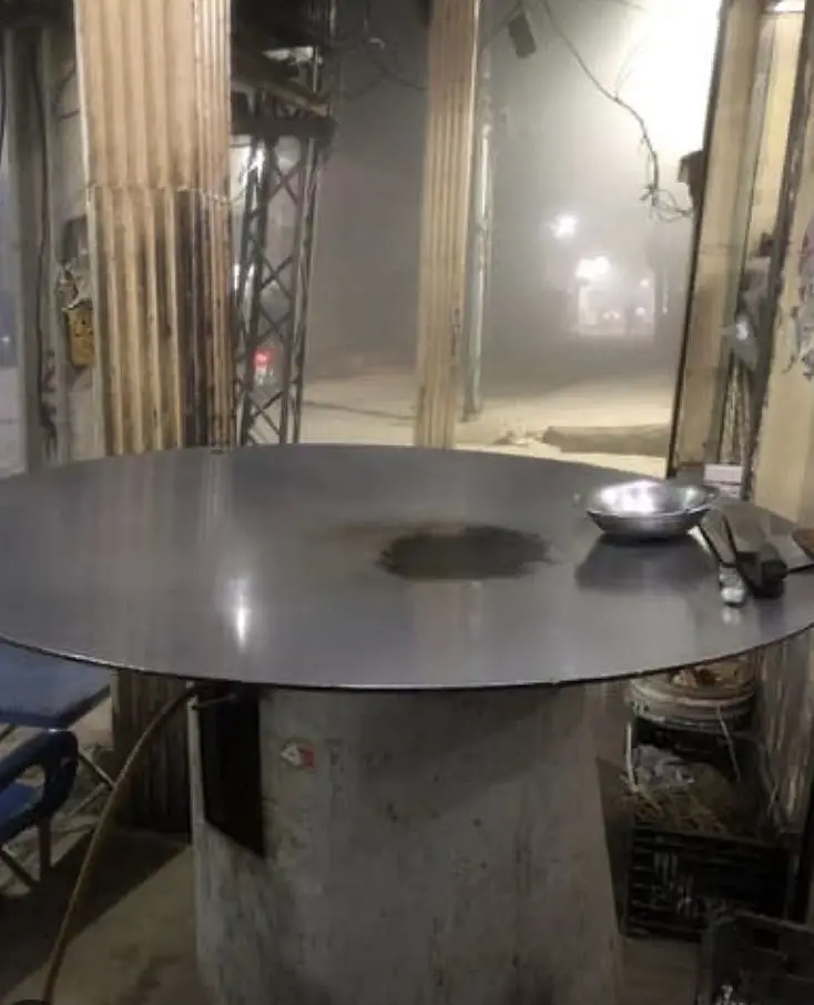 Bun kabab full setup FOR SALE WITH STALL bhut munasib paise hein