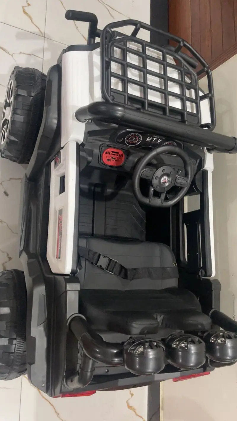 Kids toy jeep