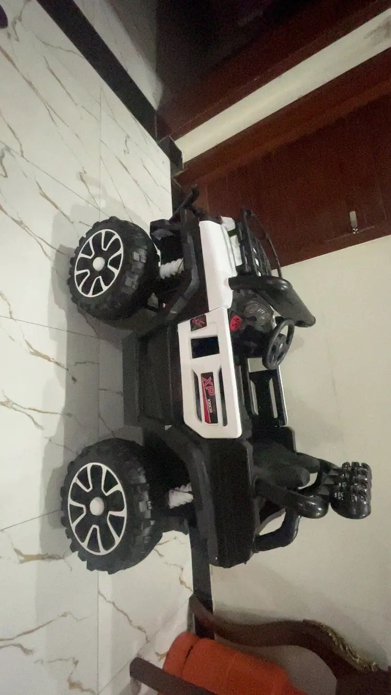 Kids toy jeep