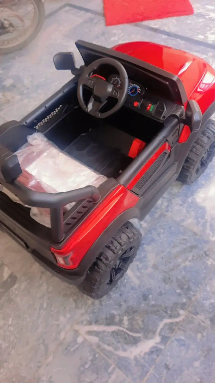 kids Jeep Mercedes 4 by 4 for sale new condtion 30000 only 03208233451