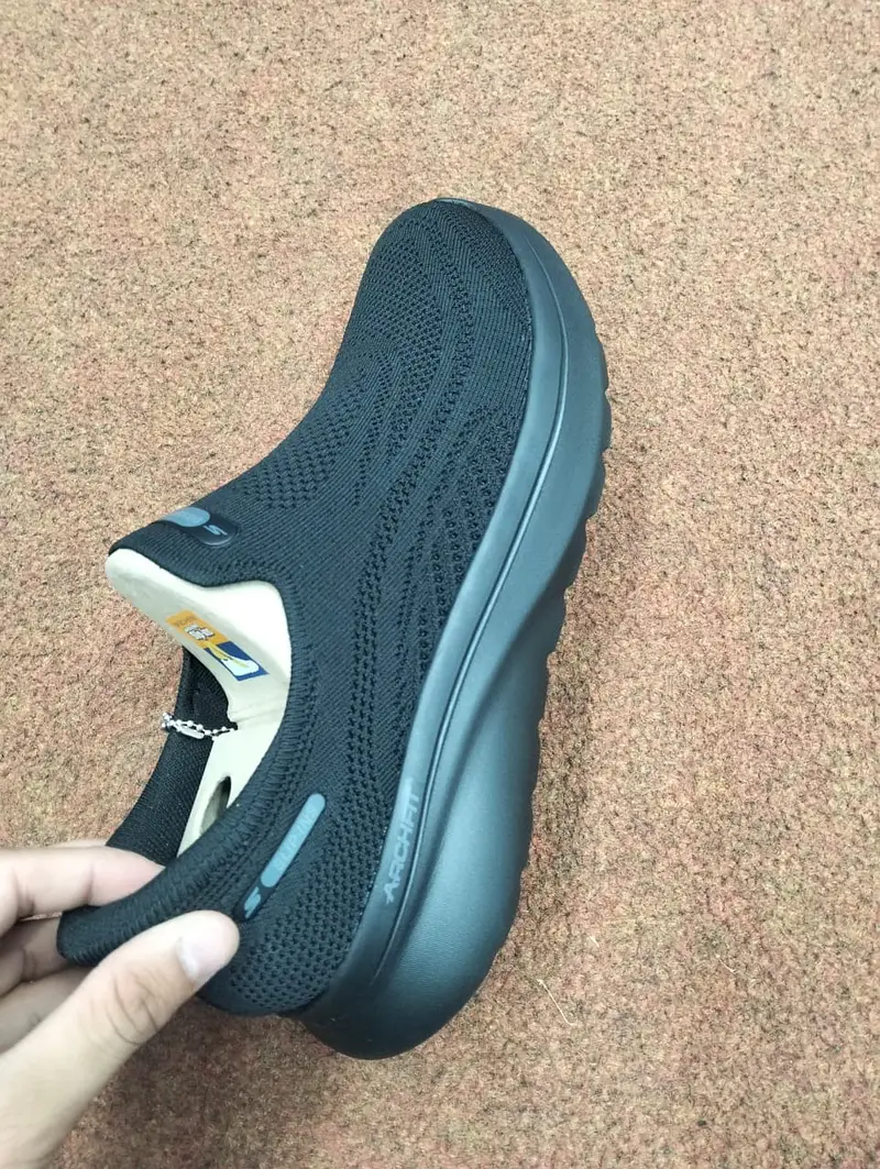 Skechers Max Cushioning Endeavour-Aikan