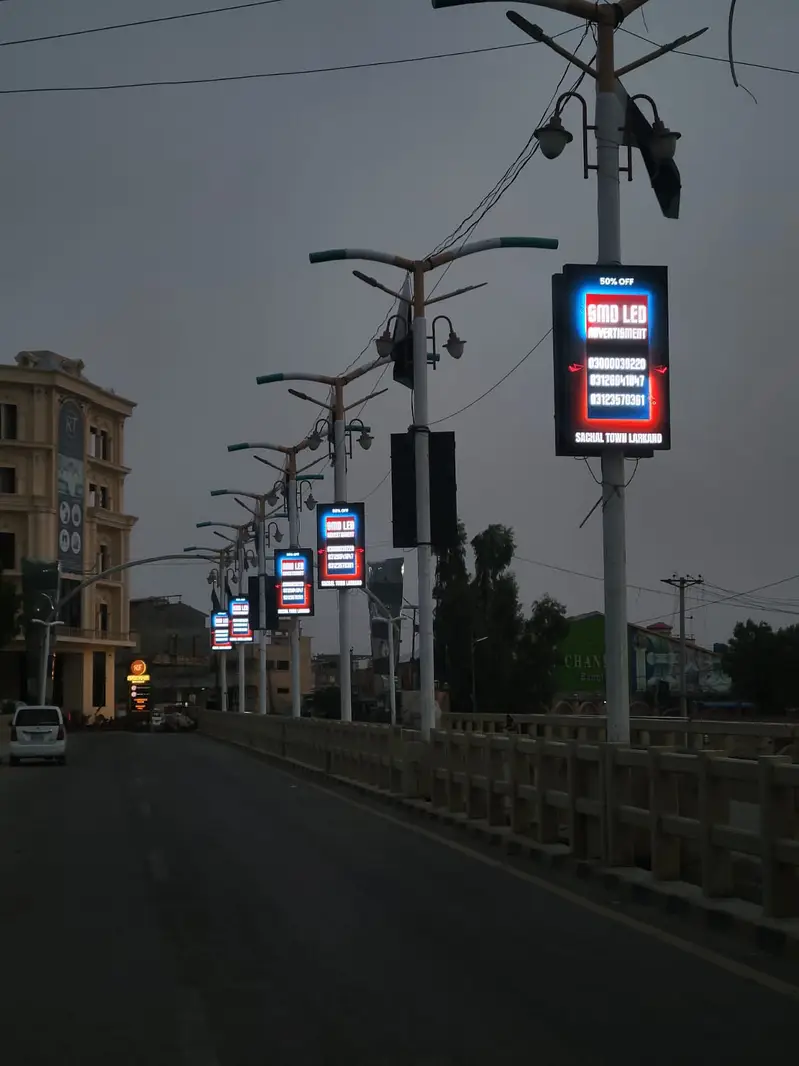 SMD Screens/Pole Streamer/Commercial Display/Indoor Video Wall Mount