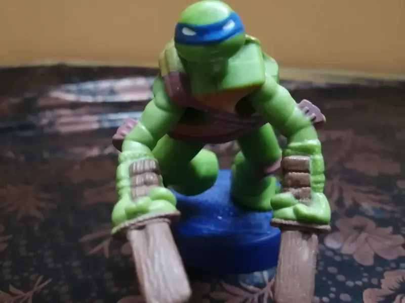 2012 leonardo McDonald's action figure (for collector items)