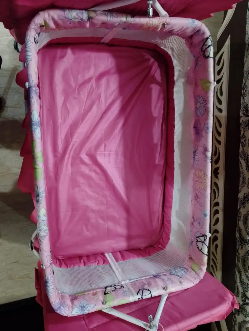 baby cot