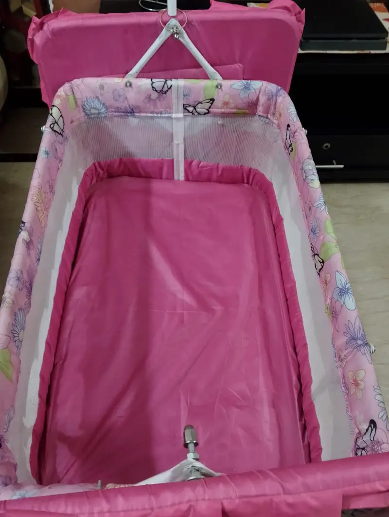 baby cot