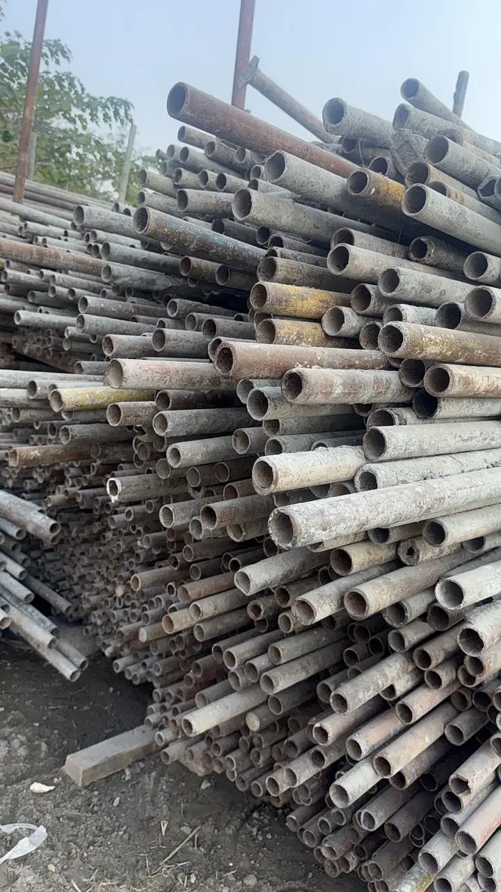 Scaffolding pipes - Joints - Shuttering plates - Construction material