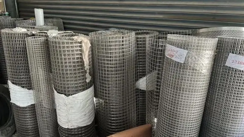 Hesco Bags - Razor wire - Barbed wire - Powder coating wire - Weld