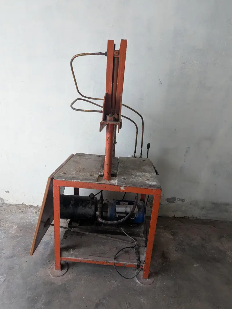 Tissue Paper Cutting Machine with Sample Books for Sale