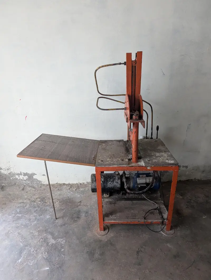 Tissue Paper Cutting Machine with Sample Books for Sale