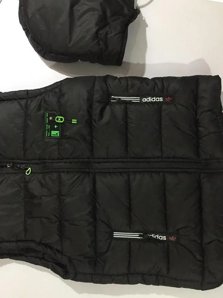 Men's parachute puffer jacket.