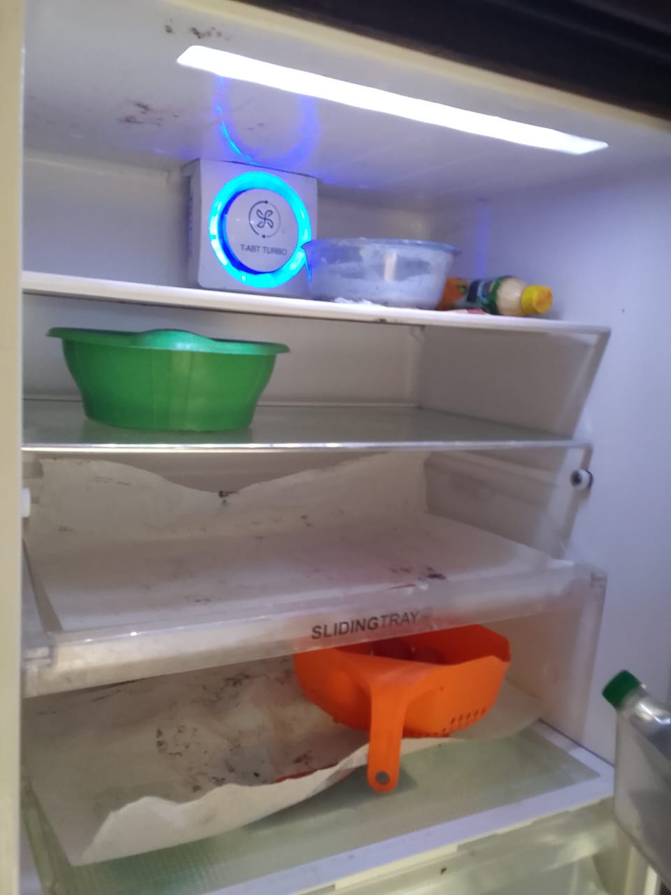 Full Size Fridge for sell condition 10/10