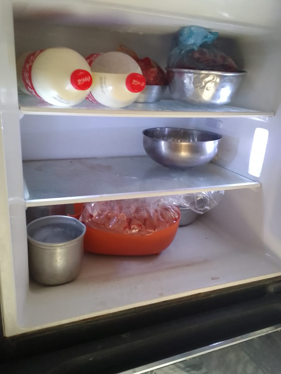 Full Size Fridge for sell condition 10/10