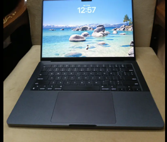 Macbook Pro M4 Pro chip