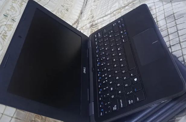 dell 3190 4gb ram ssd 128gb ssd quantity available