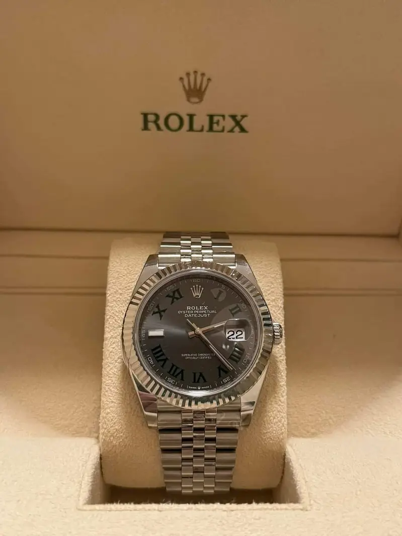 WE BUY Rolex Cartier Omega Hublot Chopard Patek Philippe Bvlgari Rado