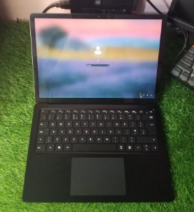 Microsoft Surface 4 i7 11th gen 16gb 512gb 13.5 touchscreen