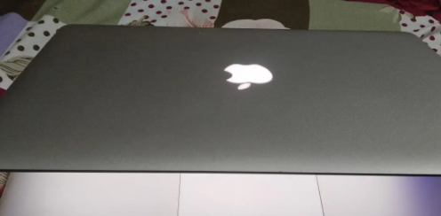 MacBook pro 15-inch retina (mid 2015) l Core i7 l 16/256SSD l 2Gb Grap