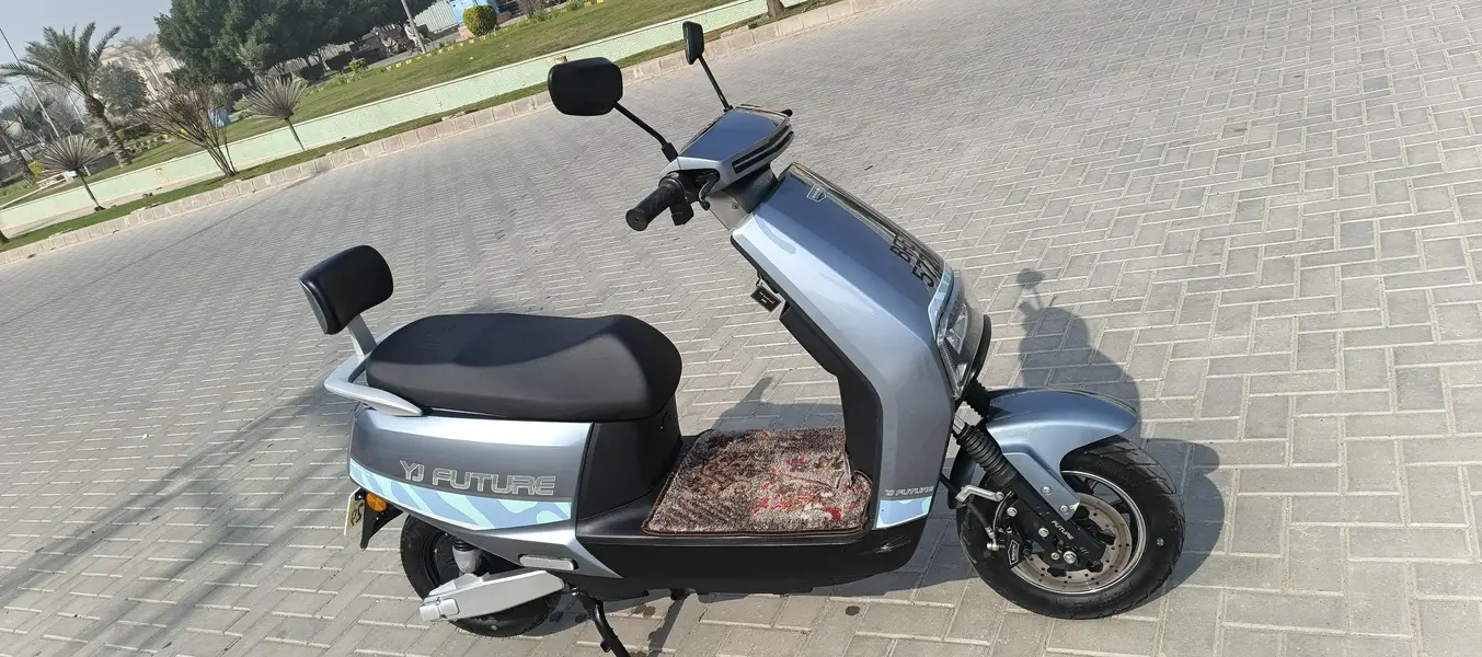 YJ Future Electric Scooty 2025 model. Totally Genuine- Electric Scooty