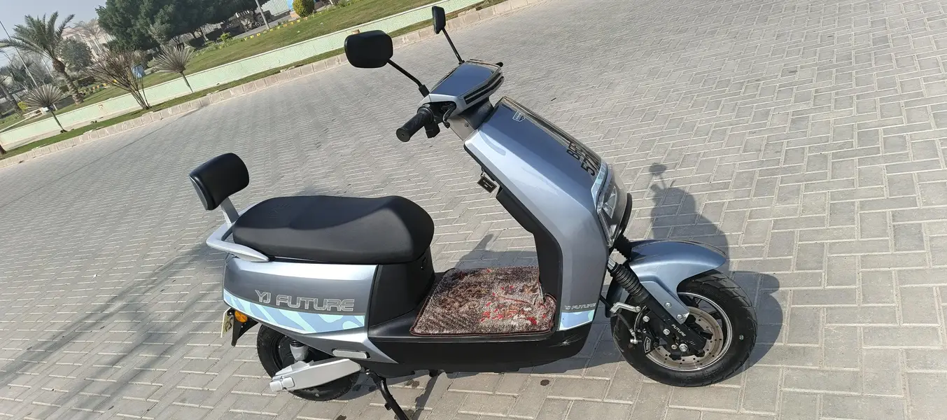 YJ Future Electric Scooty 2025 model. Totally Genuine- Electric Scooty