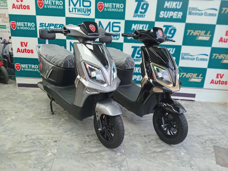 Metro Thrill Pro Lithium Battery Electric Scooty New 2026/Evee/Yadea