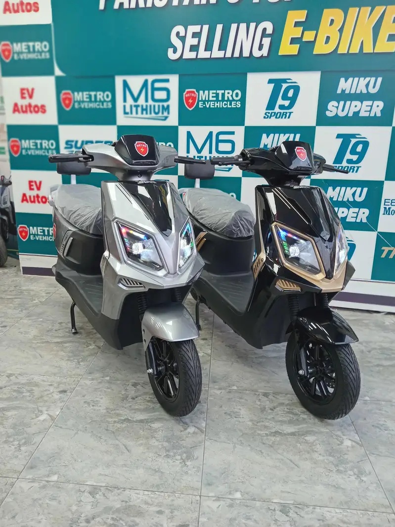 Metro Thrill Pro Lithium Battery Electric Scooty New 2026/Evee/Yadea