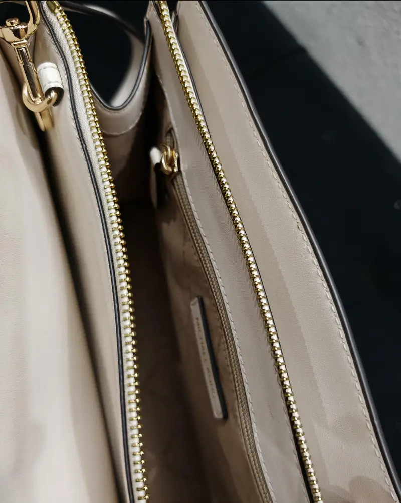 Michael Kors Women’s Bag | Luxury Handbag | Branded Bag | Women Bag