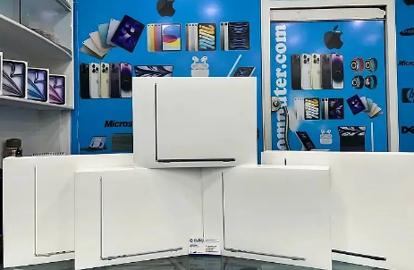 MacBook Air M4 / 16GB 256GB / 13” / M4 Chip