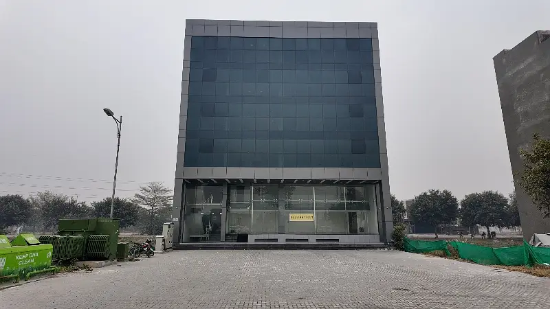 8 Marla Brand New Commercial Plaza Main Boulevard With 60ft Front