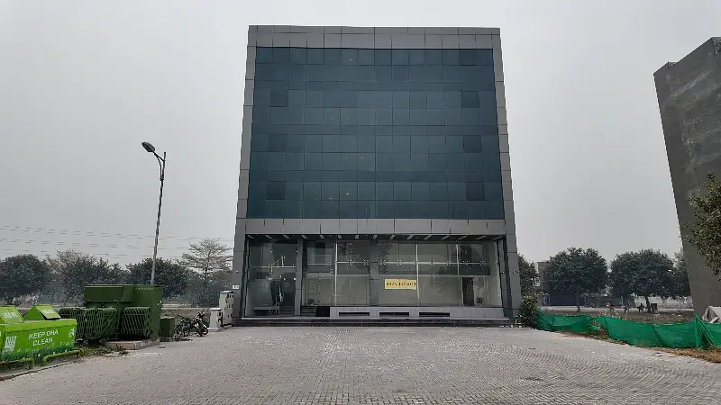 8 Marla Brand New Commercial Plaza Main Boulevard With 60ft Front