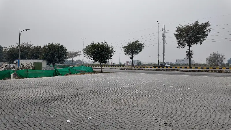 8 Marla Brand New Commercial Plaza Main Boulevard With 60ft Front