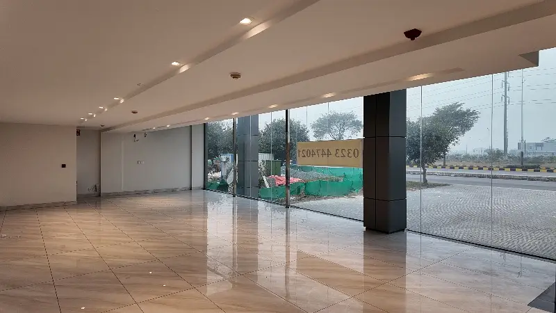 8 Marla Brand New Commercial Plaza Main Boulevard With 60ft Front