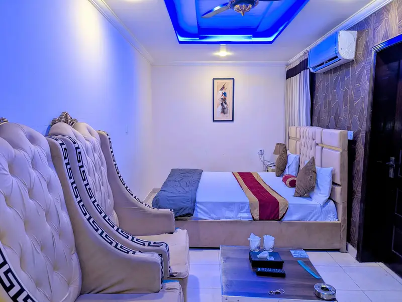 room for rent on daily basis in very good location