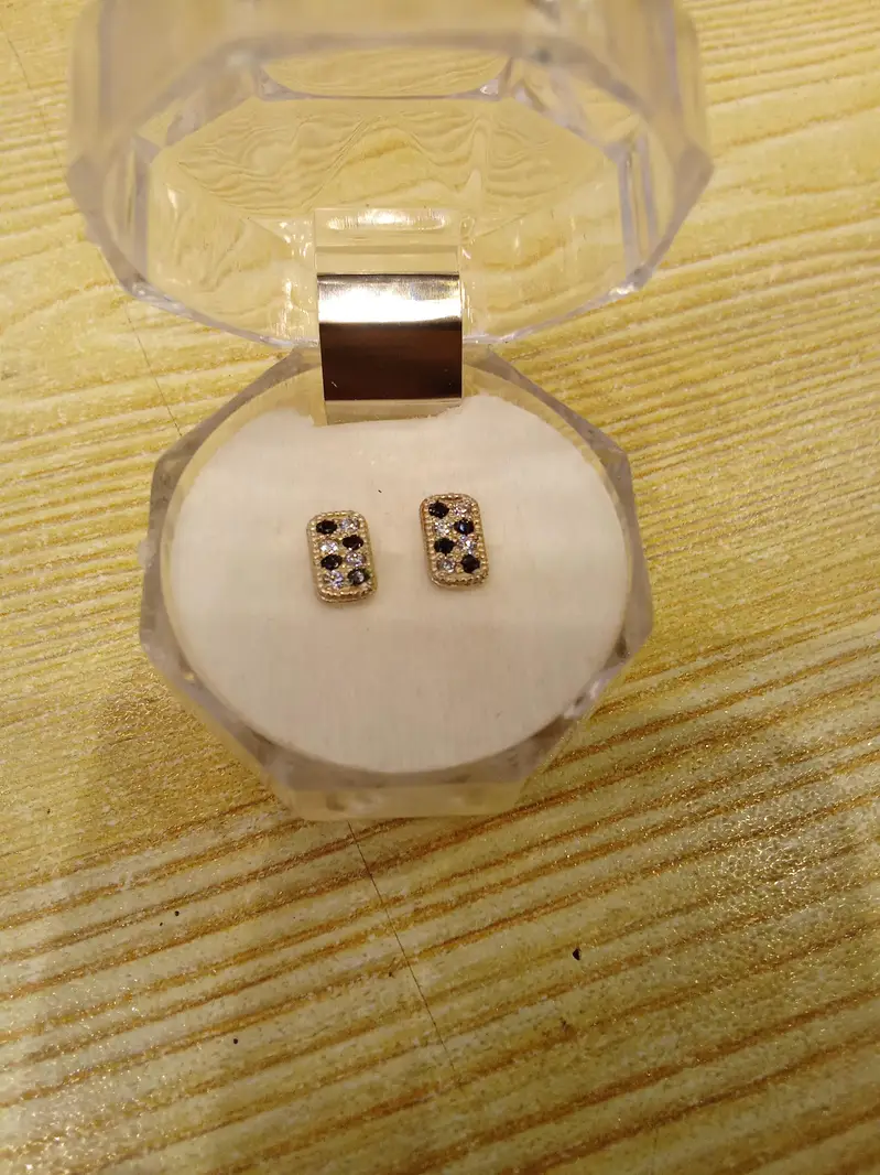 925 Silver Stylish Studs Pair