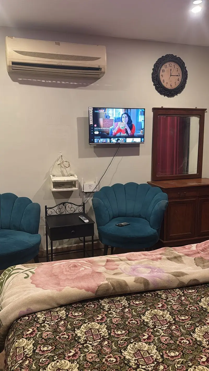 Airbnb/Daily basis Apartment one bed available at f11