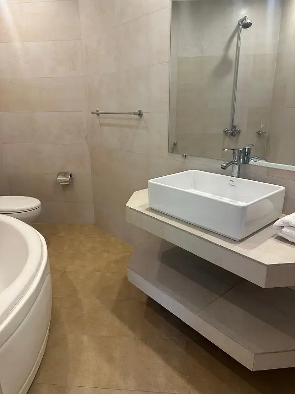 2 Bed Luxurious Royal Apartment In Diplomatic Enclave Fully Renovated