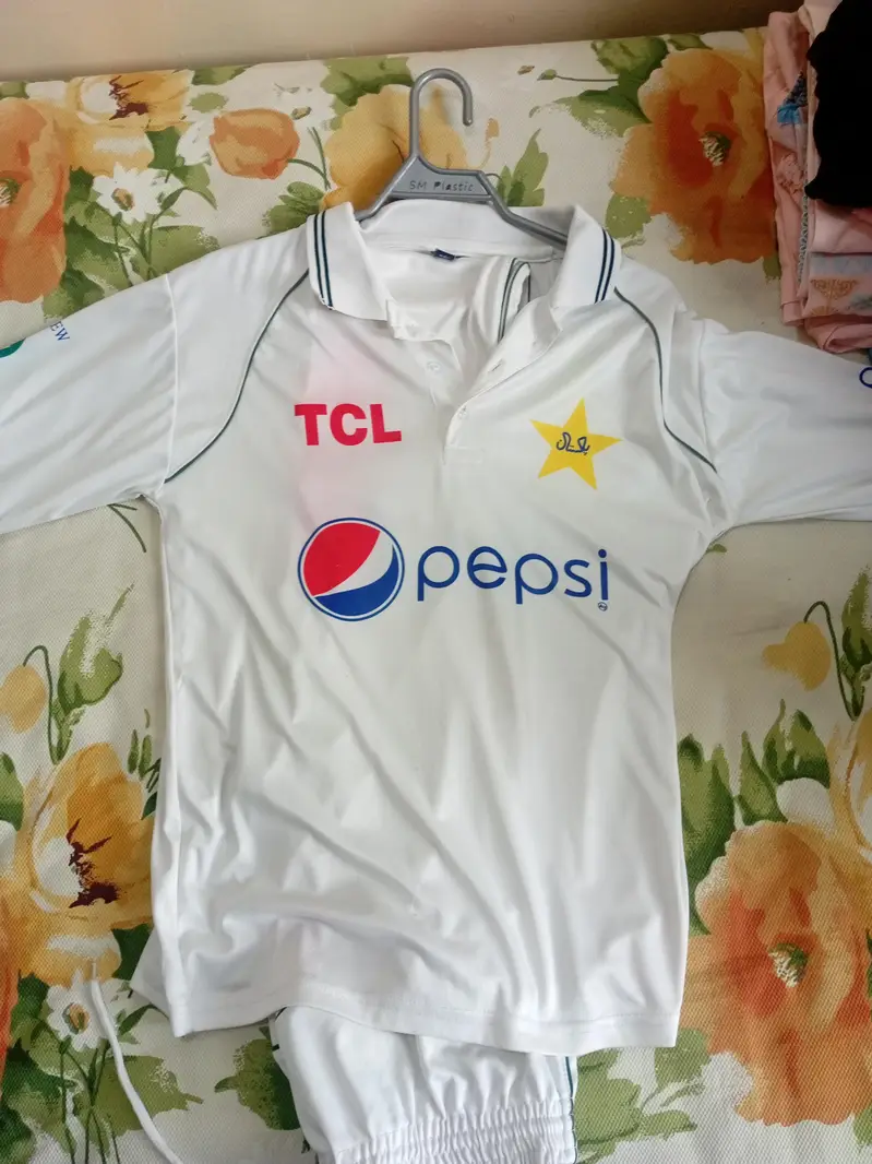 Cricket test clothes for 12,14 year old kids.