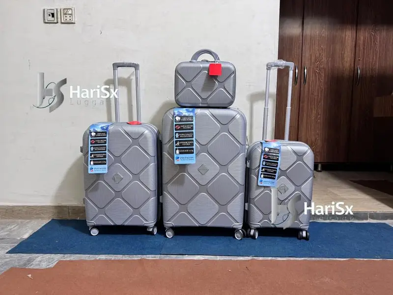 Luggage bags/ travel suitcases/ trolley bags/ travel trolley/ attachi