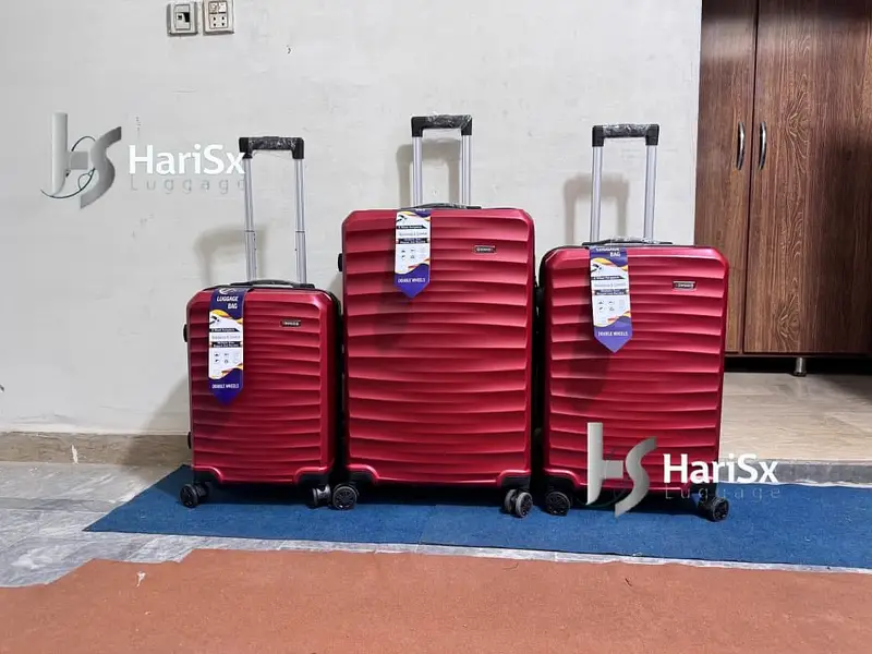 Luggage bags/ travel suitcases/ trolley bags/ travel trolley/ attachi