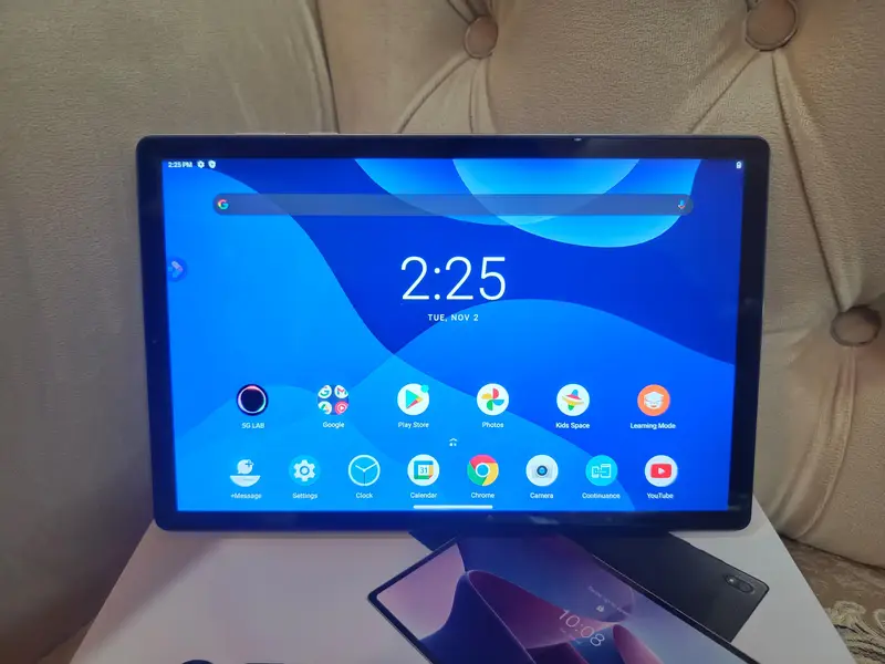 Tablets by Lenovo Samsung