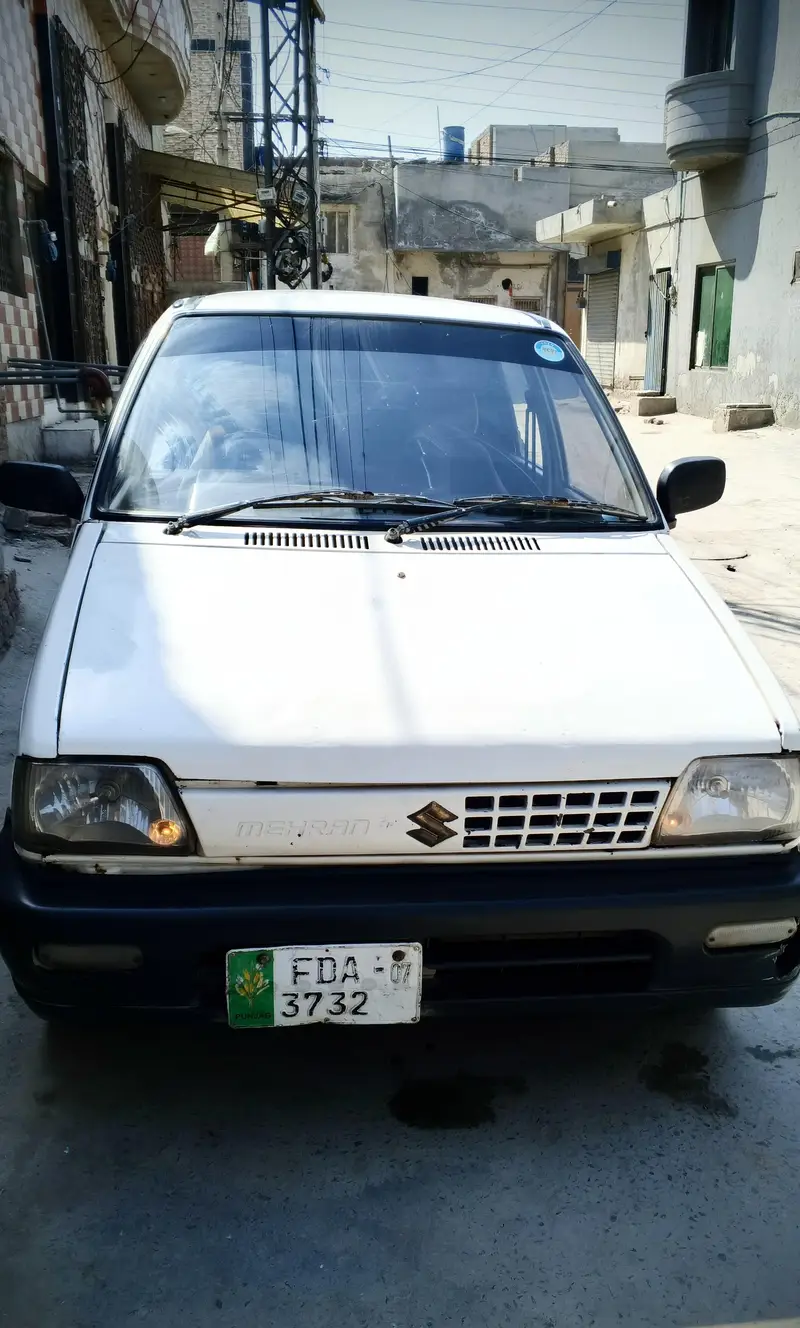 white Suzuki mehran vxr